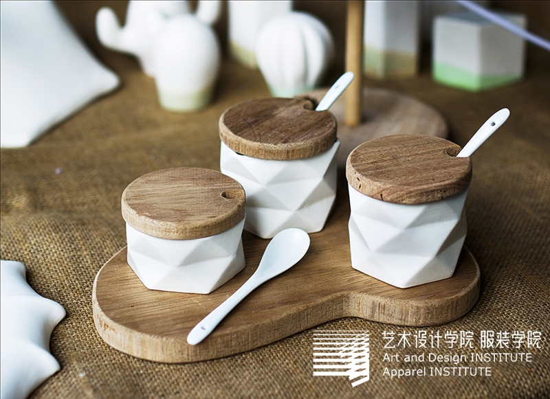 员工陶瓷作品二